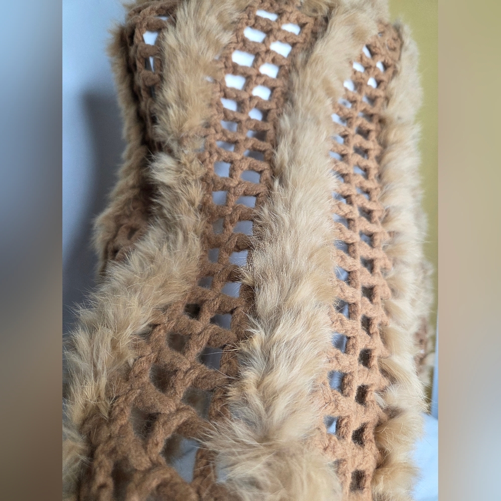 Neiman Marcus Brown Ponchi Wool and Cashmere with Rabbit Fur Trim - Picture 4 of 9